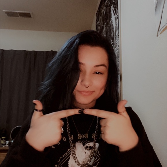 Meet your Posher, Em - Picture 4 of 5